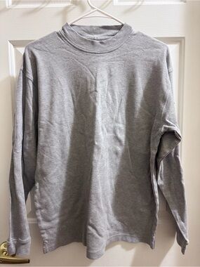 Classic Men’s Long-Sleeve Crewneck Shirt — Gray
